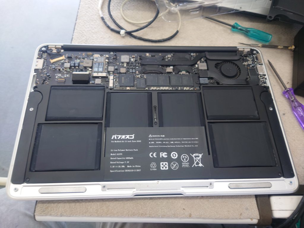 交換したバッテリー